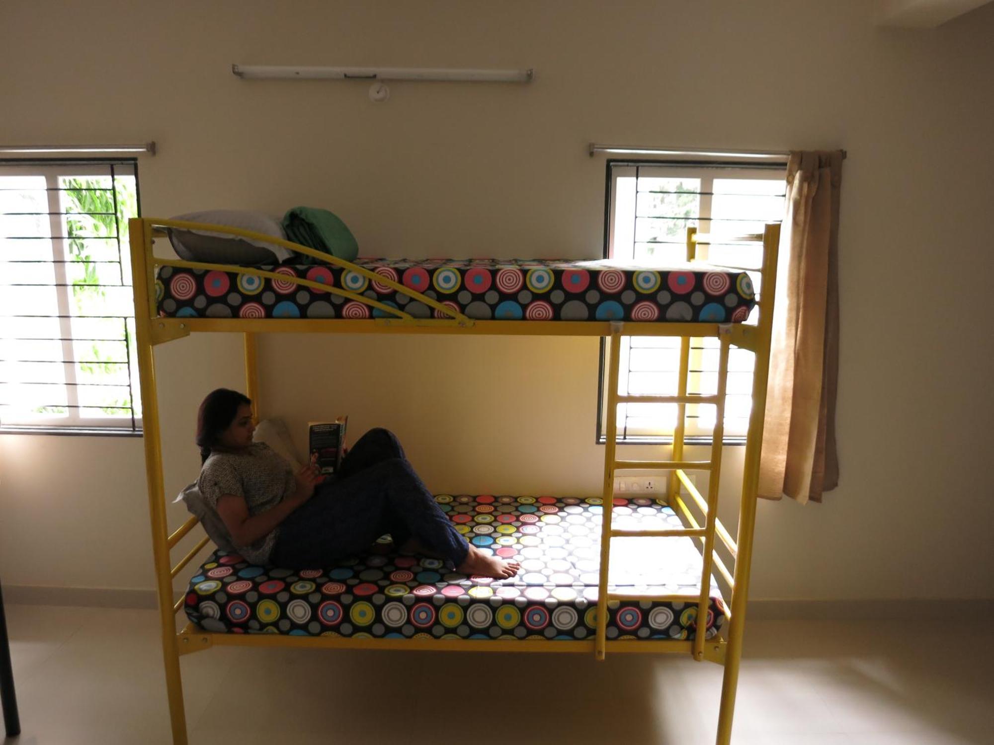 Beehive Commune Hyderabad Hostel Bagian luar foto