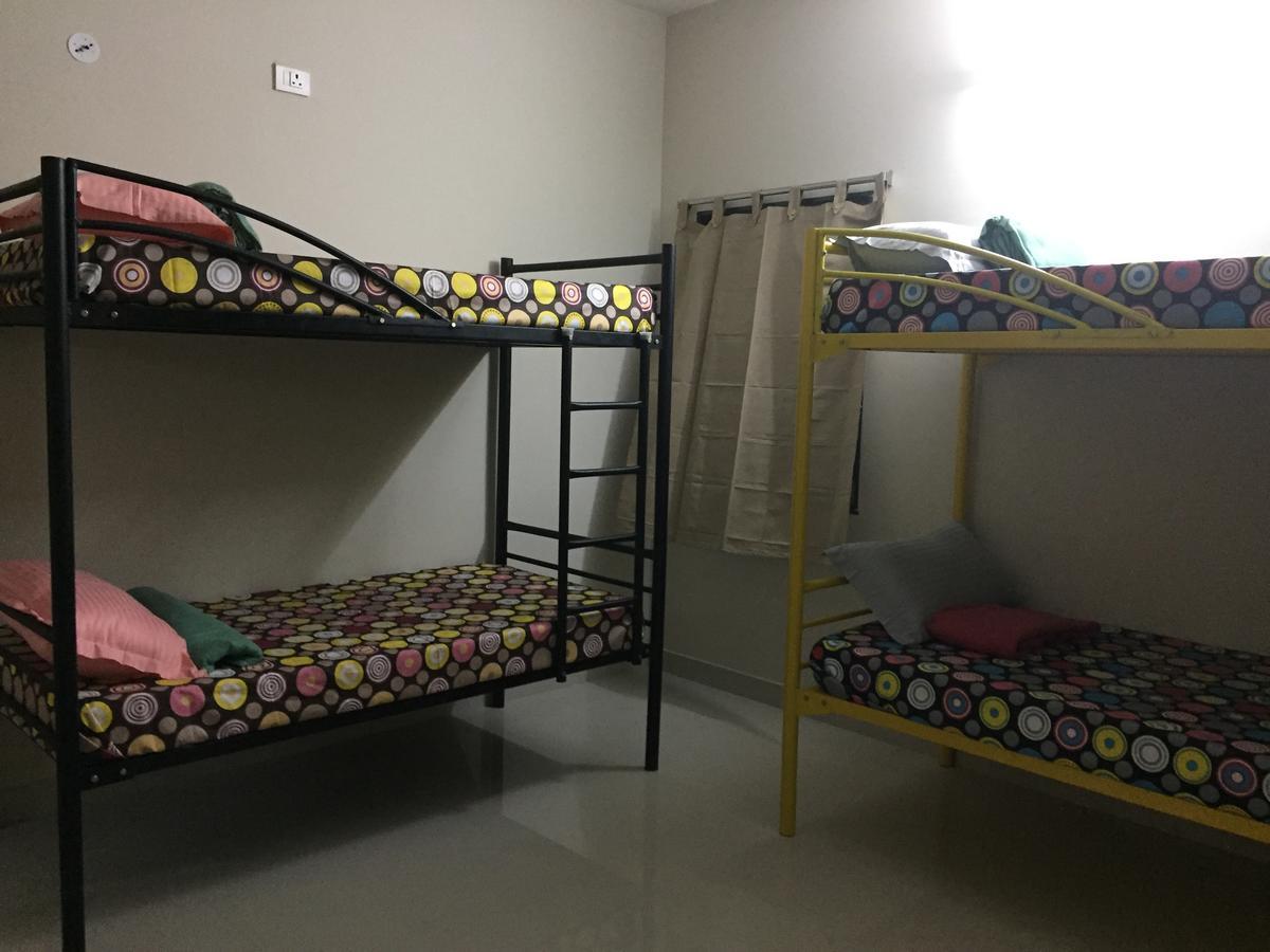 Beehive Commune Hyderabad Hostel Bagian luar foto