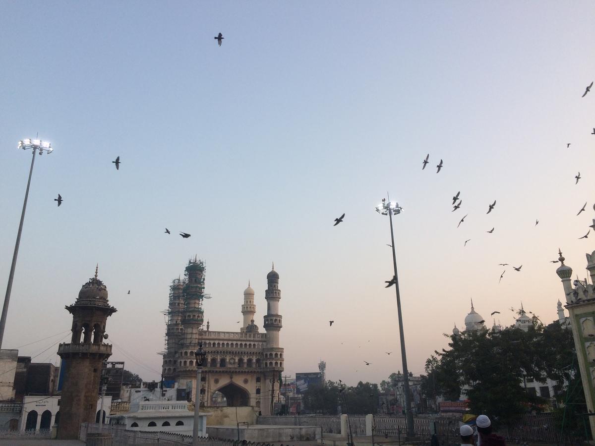 Beehive Commune Hyderabad Hostel Bagian luar foto