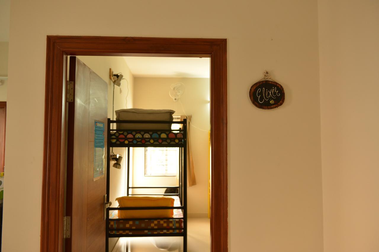 Beehive Commune Hyderabad Hostel Bagian luar foto