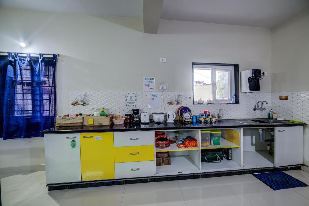 Beehive Commune Hyderabad Hostel Bagian luar foto