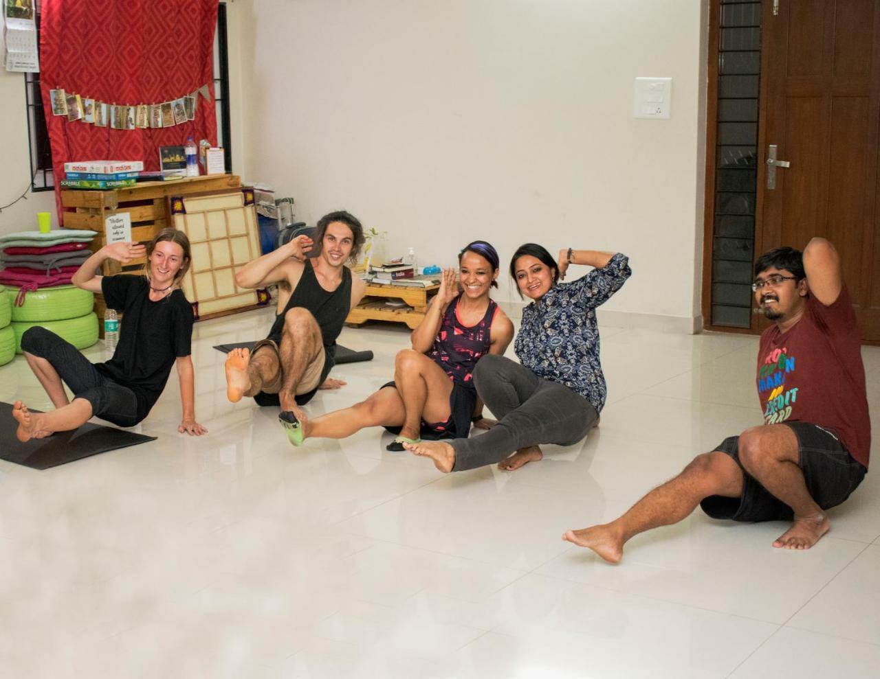 Beehive Commune Hyderabad Hostel Bagian luar foto