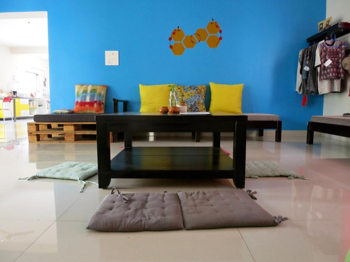 Beehive Commune Hyderabad Hostel Bagian luar foto